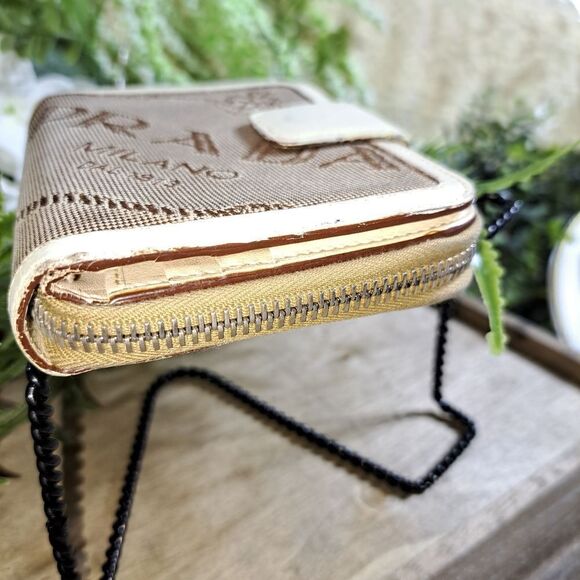 Authentic Prada Zippy Wallet - Picture 8 of 13